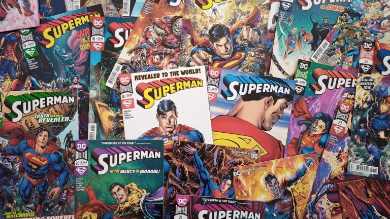 12 Best Gifts for DC Comics Fans